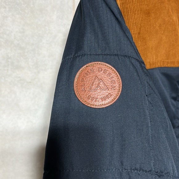 Alpine design puffer coat/shirt  jacket with corduroy - Picture 5 of 7